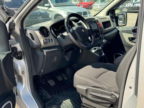 Renault Trafic 2016 серый - фото 19