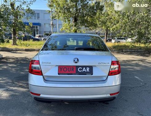 Skoda Octavia 2018 - фото 15