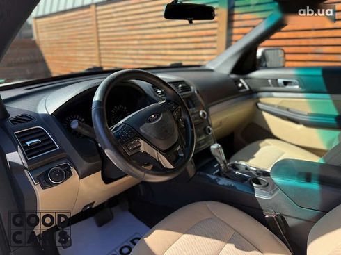 Ford Explorer 2017 - фото 18