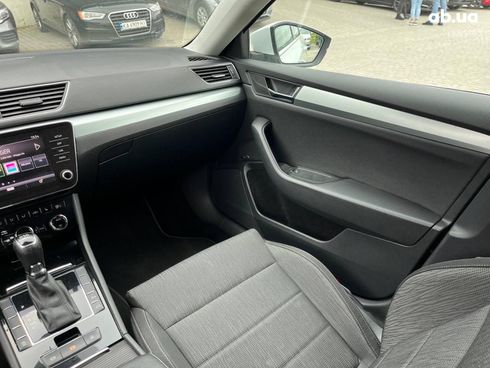 Skoda Superb 2018 белый - фото 33