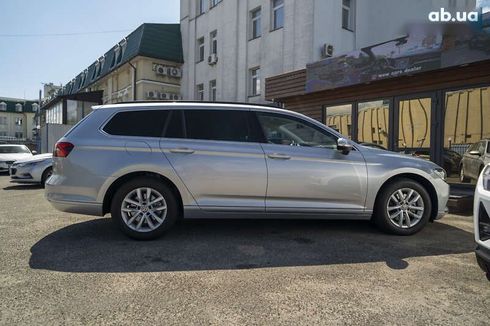 Volkswagen Passat 2018 - фото 13