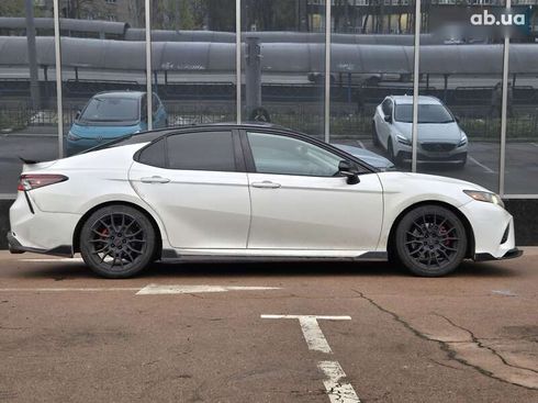 Toyota Camry 2021 - фото 7