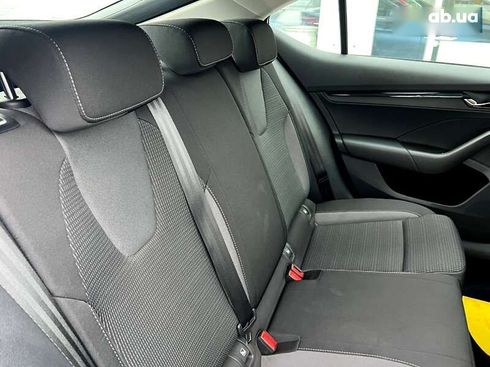Skoda Octavia 2020 - фото 30