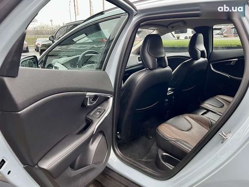 Volvo V40 Cross Country 2016 - фото 23