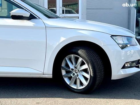 Skoda Superb 2019 - фото 16