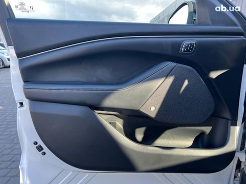 Ford Mustang Mach-E 2020 белый - фото 50