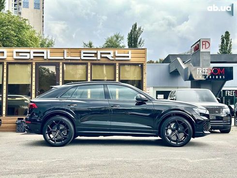 Audi RS Q8 2025 - фото 19