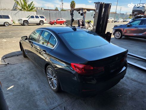 BMW 5 серия 2018 черный - фото 18