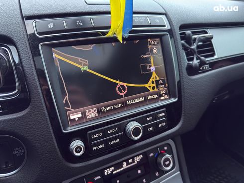 Volkswagen Touareg 2017 черный - фото 24