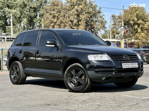 Volkswagen Touareg 2004 черный - фото 2