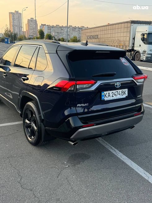 Toyota RAV4 Hybrid 2020 синий - фото 8