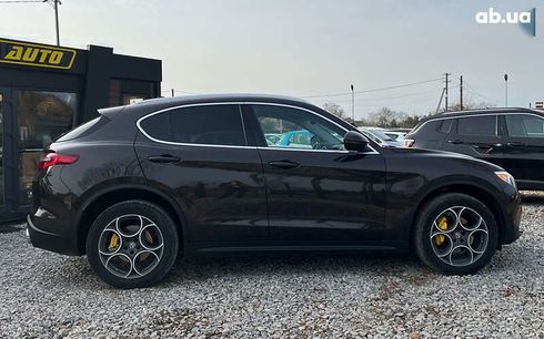 Alfa Romeo Stelvio 2017 - фото 8