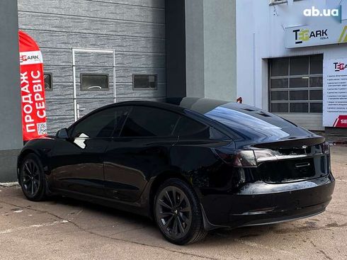 Tesla Model 3 2022 - фото 9
