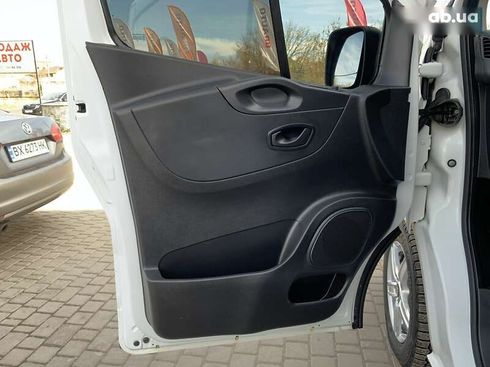 Renault Trafic 2021 - фото 25