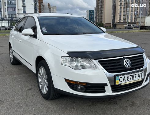 Volkswagen Passat 2008 белый - фото 3