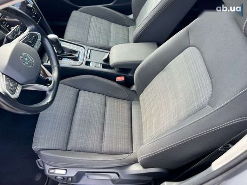 Volkswagen Passat 2021 - фото 27