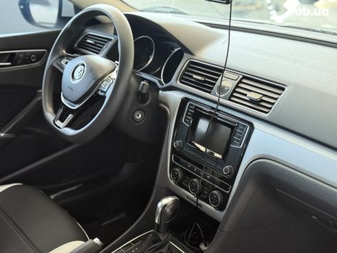 Volkswagen Passat 2016 белый - фото 15