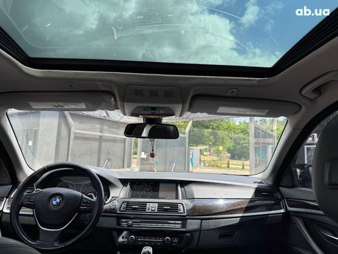 BMW 5 серия 2015 серый - фото 20