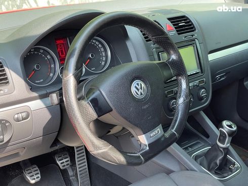 Volkswagen Golf GTI 2005 красный - фото 12