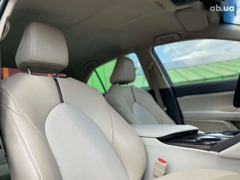 Toyota Camry 2020 - фото 27