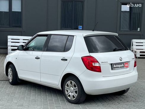 Skoda Fabia 2014 белый - фото 6