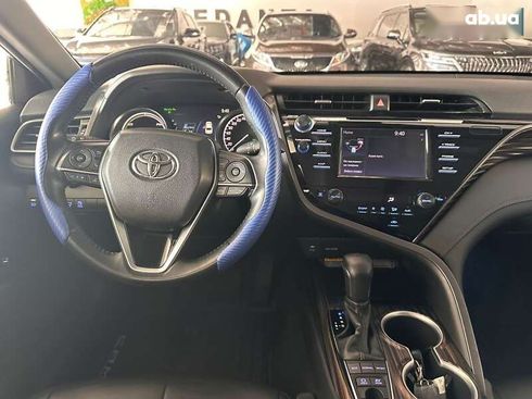 Toyota Camry 2020 - фото 13