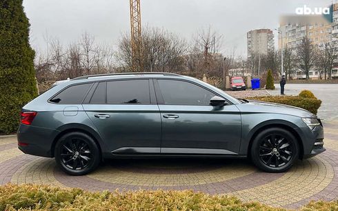 Skoda Superb 2020 - фото 8