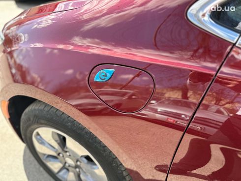 Chrysler Pacifica 2017 красный - фото 45