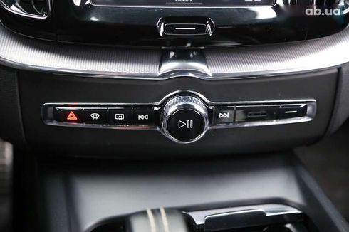 Volvo XC60 2019 - фото 21