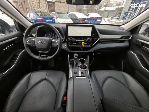 Toyota Highlander 2024 черный - фото 15
