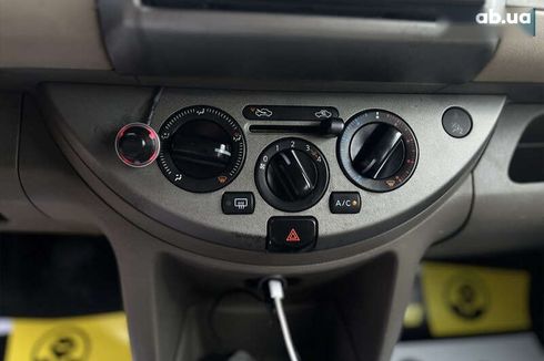 Nissan Note 2006 - фото 15