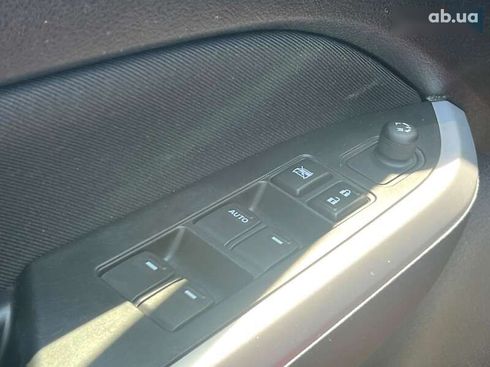 Suzuki Vitara 2018 - фото 27