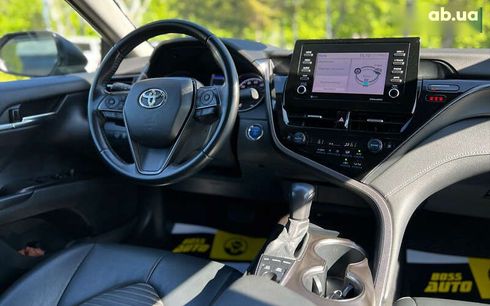 Toyota Camry 2021 - фото 13