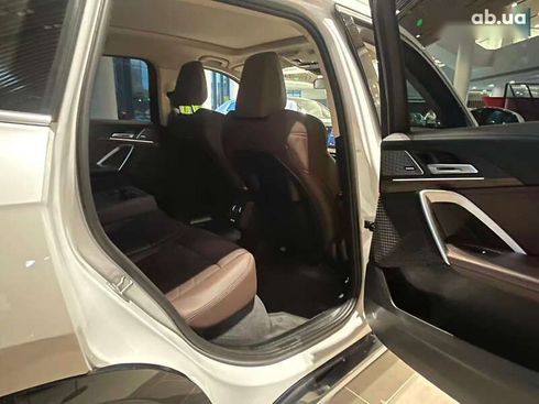 BMW iX1 2023 - фото 12