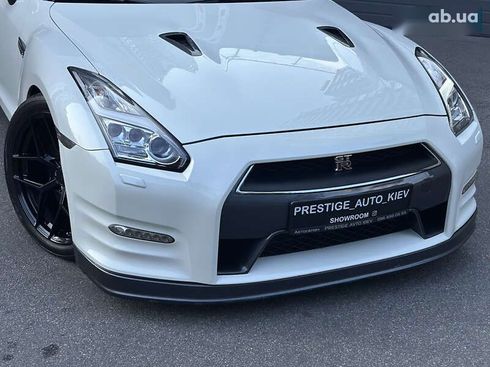 Nissan GT-R 2013 - фото 17