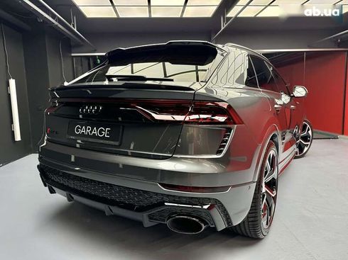 Audi RS Q8 2021 - фото 18