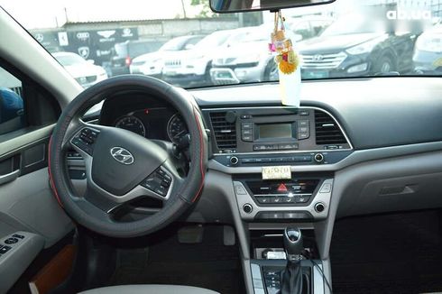 Hyundai Elantra 2017 - фото 11