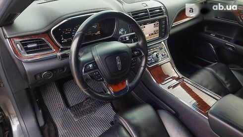 Lincoln Continental 2016 - фото 12