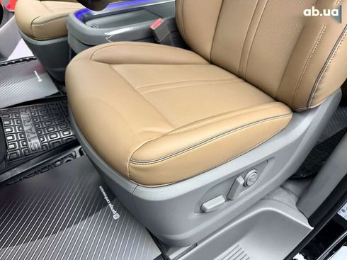 Hyundai Staria 2025 - фото 30