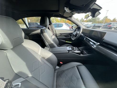 BMW i5 2023 - фото 11