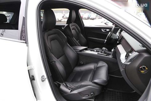 Volvo XC60 2019 - фото 12
