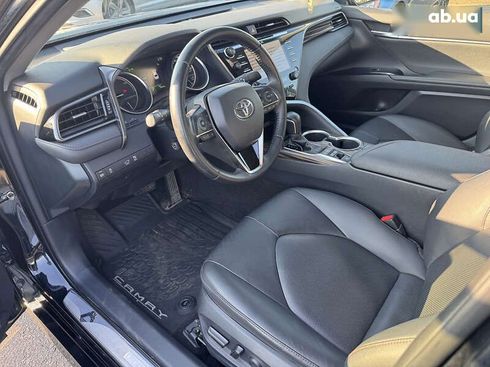Toyota Camry 2019 - фото 10