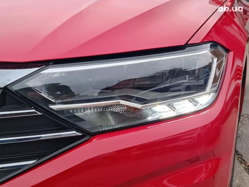 Volkswagen Jetta 2019 красный - фото 4