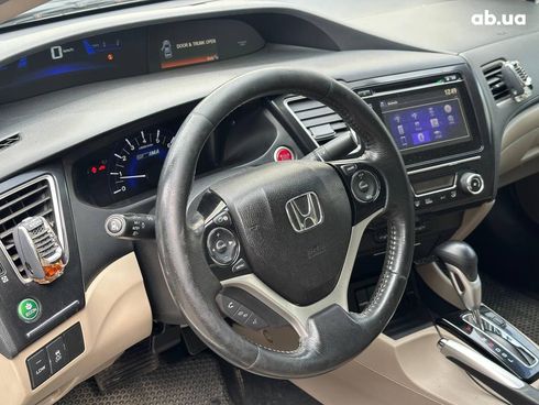 Honda Civic 2015 белый - фото 24