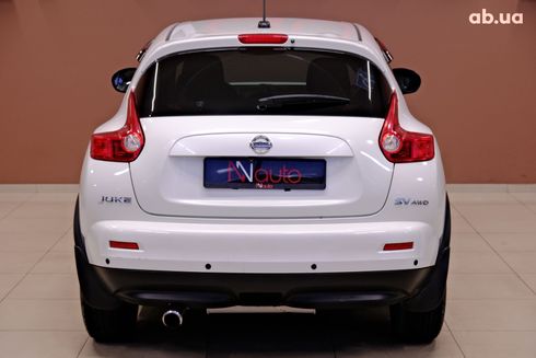 Nissan Juke 2011 белый - фото 6