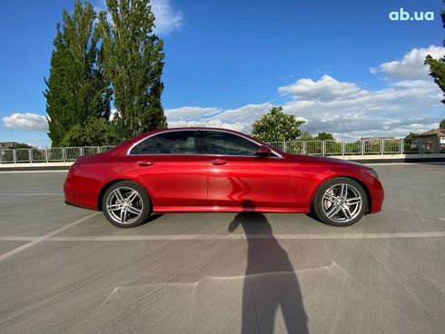 Mercedes-Benz E-Класс 2019 красный - фото 8