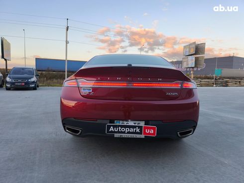 Lincoln MKZ 2015 красный - фото 11