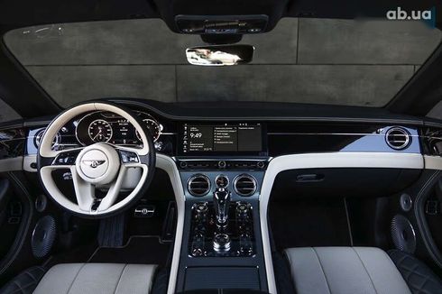 Bentley Continental GT 2018 - фото 18