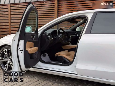 Volvo S60 2020 - фото 18