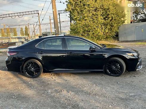 Toyota Camry 2023 - фото 5